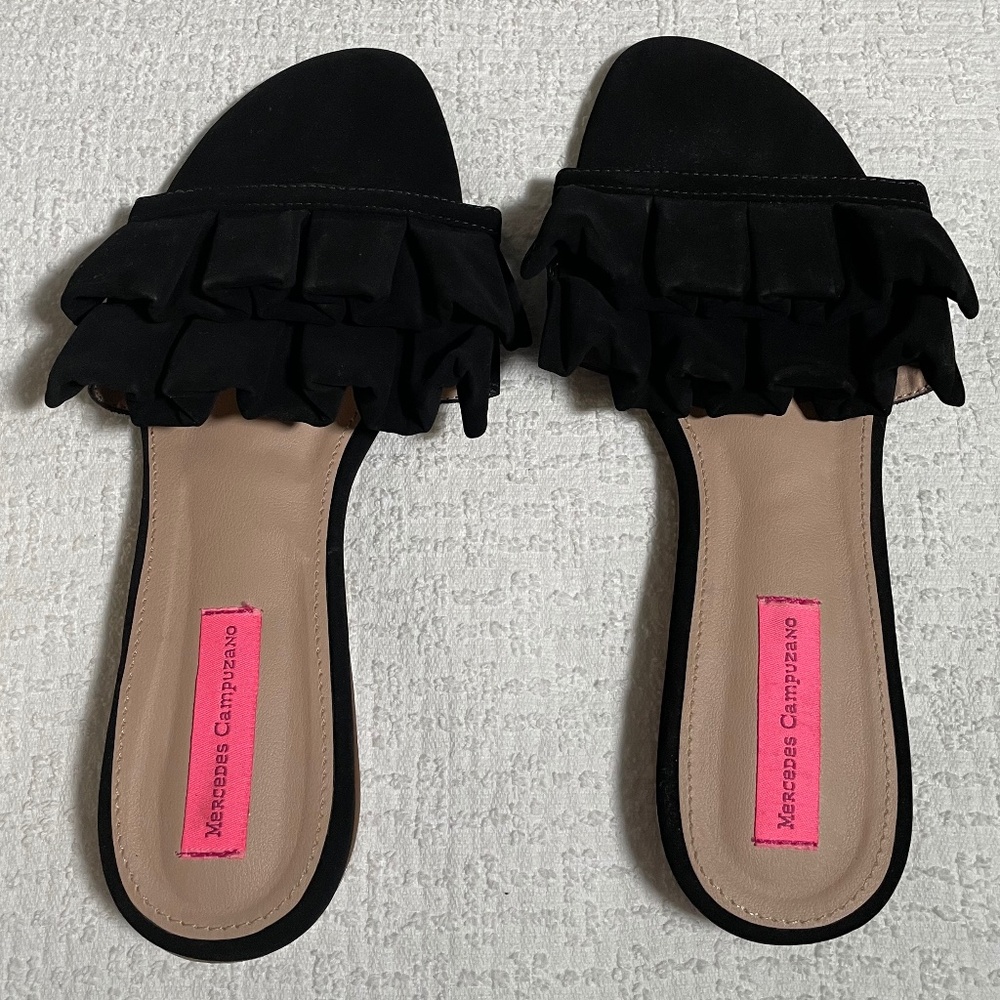 Woman flat sandals size 8 made in Colombia